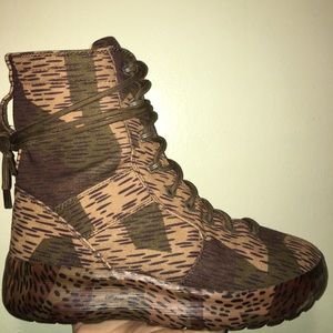 YEEZY SEASON 6 “SPLINTER CAMO” MILITARY BOOT
